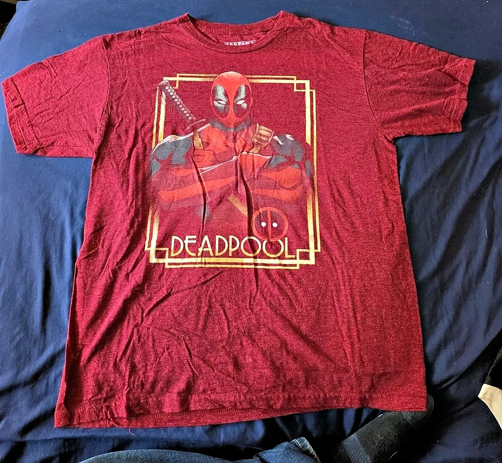 Marvel Deadpool Graphic Tee in Red
